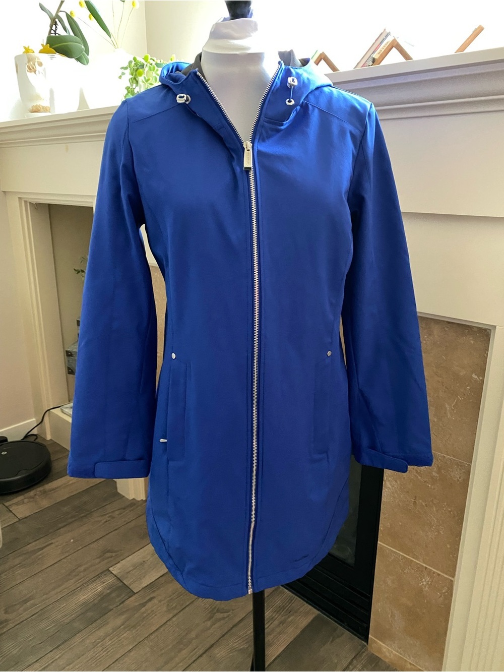 Calvin Klein All Weather Blue Hooded Women's Raincoat - Medium P